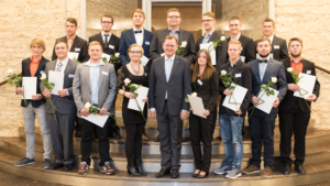 Die Preisträger der WAGO-Stiftung mit Ministerpräsident des Freistaates Thüringen Bodo Ramelow (vorne mitte)