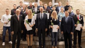 Die Preisträger der WAGO-Stiftung mit Wolfgang Hohorst (vorne links), Minister Wolfgang Tiefensee (vorne mitte) und Sven Hohorst (vorne rechts).